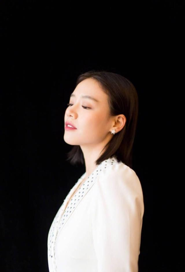 马思纯你穿白色真好看，以前咋没发现，以后麻烦多来点