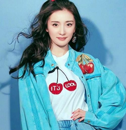  「过时」扎马尾已经过时了！现在流行男女通吃的'苹果头'，时髦显脸小！