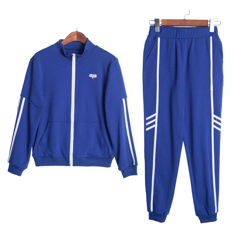 70后女人注意了，如今不流行连衣裙了，穿时髦两件套才显美显嫩