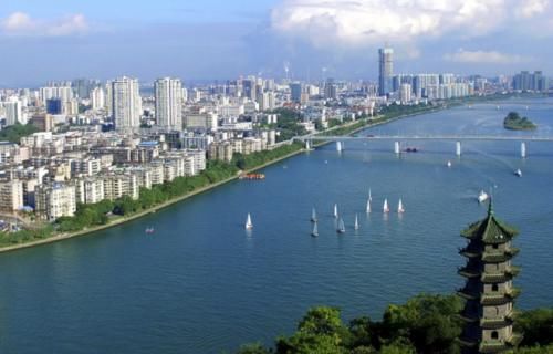  「地理位置」广西境内最适合发展的城市，地理位置令人羡慕，是