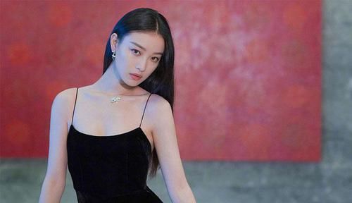  【看起来】精致的女人，懂得妆感不能过厚，化好这4个地方就行，还不易脱妆
