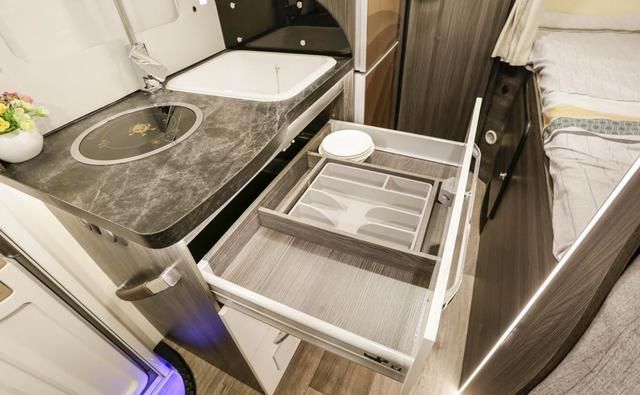 「额头」触手可及的高端品牌 铂驰梦想家小额头房车实拍