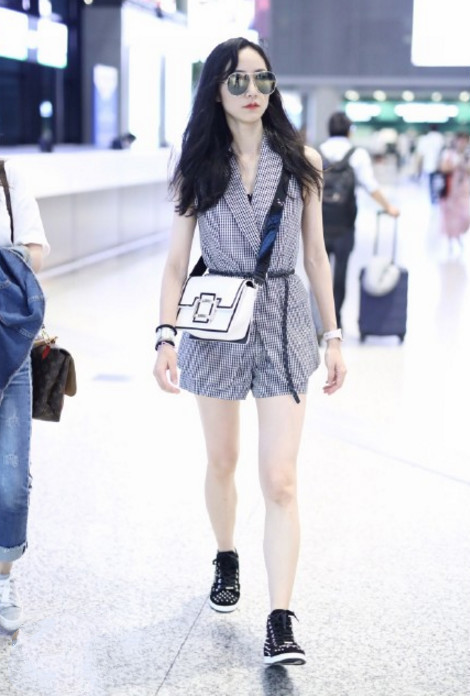 韩雪怎么了？这大腿瘦得比小腿还细，完全就剩一副“骨架”