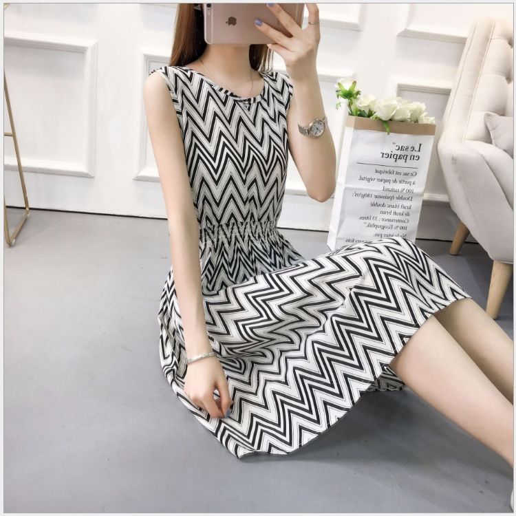 有一种裙叫“绵绸裙”，比连衣裙好看，好看不贵，适合70后