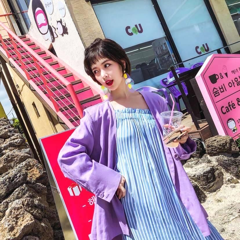 美女岚雪长相卓越多姿身材优美