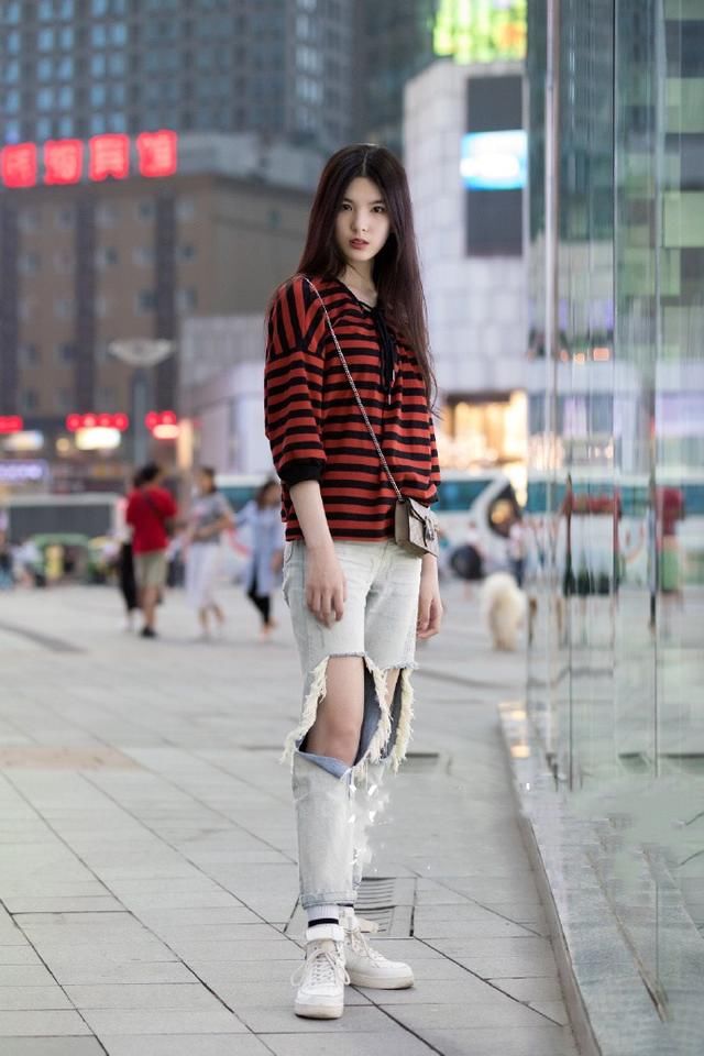 路人街拍,没有最美的装扮,只有更美的穿搭!