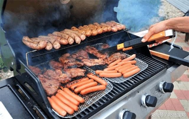 中餐和西餐的区别在哪里?瞧瞧外国人怎么说,他