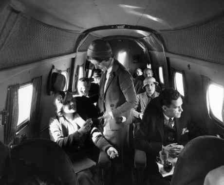 史上最“诱人”的宣传标语 空姐为此成为最直接的诱饵