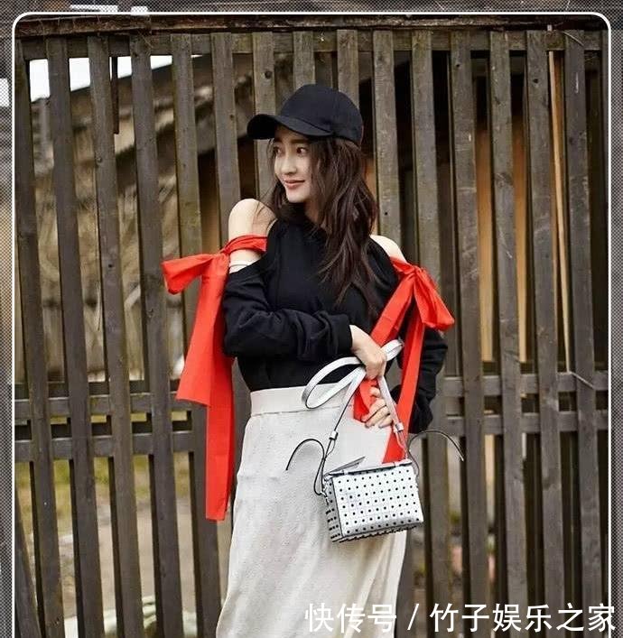 王丽坤也太瘦了吧! T恤都撑不起来, 还要在里面加肩垫!