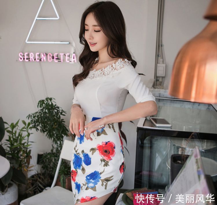 时尚穿搭：身材丰盈的小姐姐，穿包臀裙特别养眼，十分优雅！