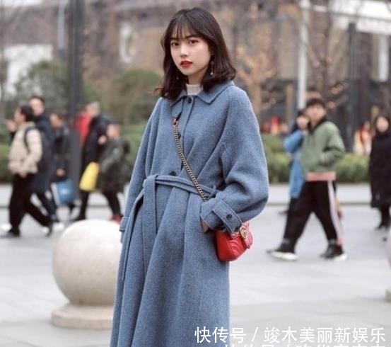  【优雅】街拍：优雅多姿的小姐姐，仙女气质十足，非常有女人味