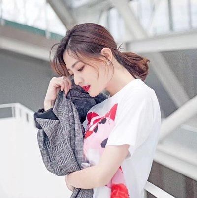 明星创意扎发发型个性十足!