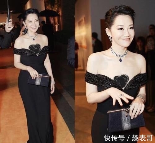  【身材】年会穿什么？小黑裙秀身材显气质，女明星穿起来个个气场全开