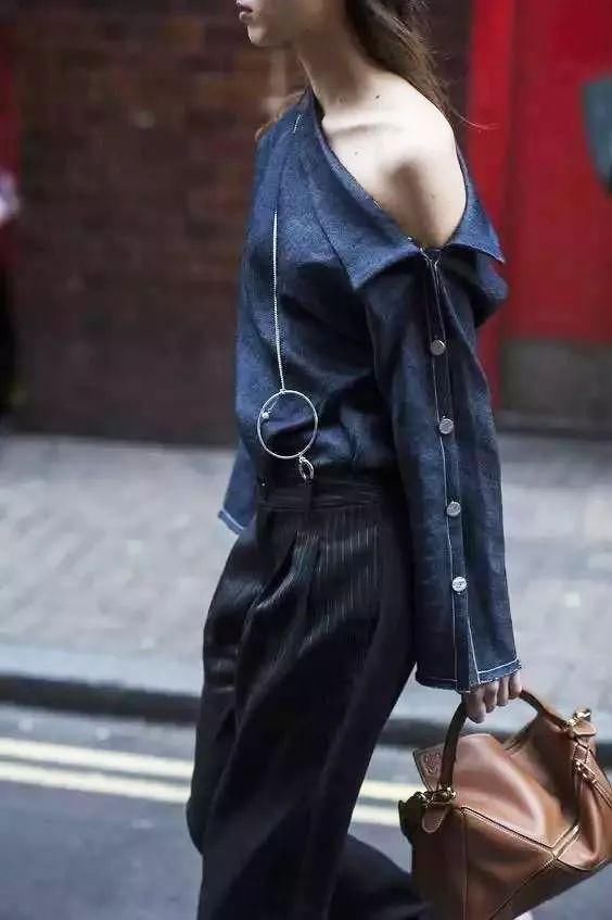 你会不会因为一颗扣子买下一件衣服?