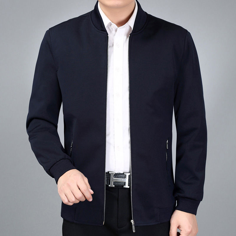 男人到了56岁，出门千万别穿太土，瞧瞧下图，让人一见眼前一亮