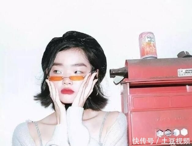  『缺陷』亚洲人讨厌的脸部缺陷她全占了，还被Dior青睐逆袭成高级时尚？