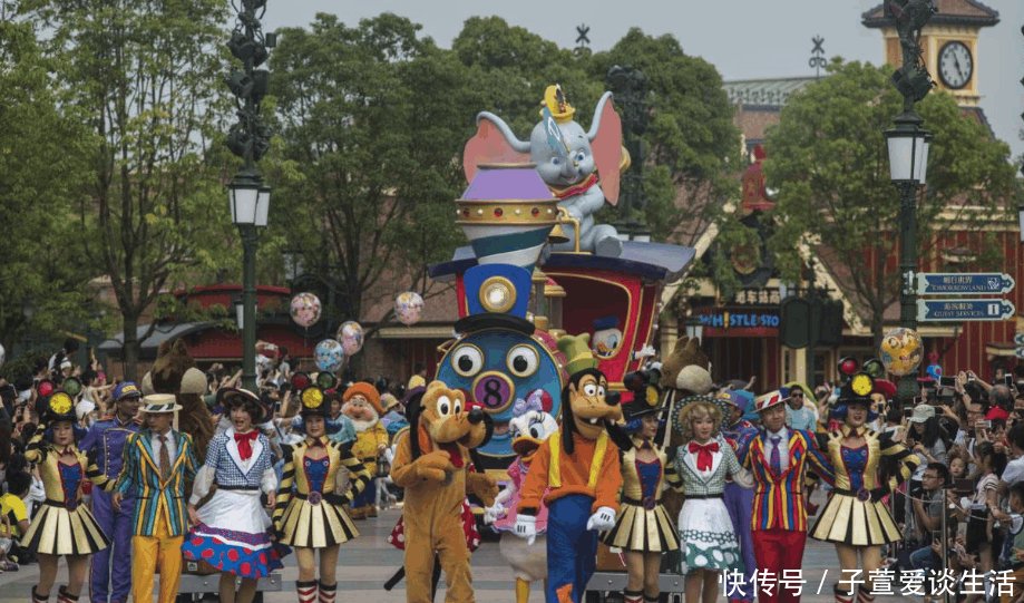 为何上海迪士尼门票直降一半游客也不去游客处处陷阱欺骗感情