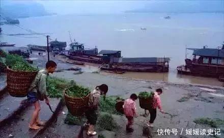 70年代，解放碑还是最高的建筑——老照片上的重庆记忆