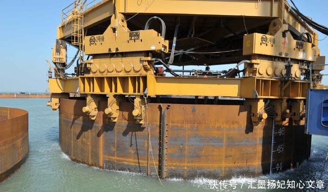  港珠澳大桥@港珠澳大桥人工岛是如何修建的