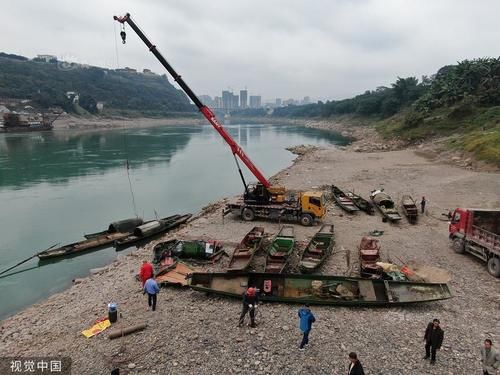  渔船：“最后的长江渔民”亲手拆了自家渔船
