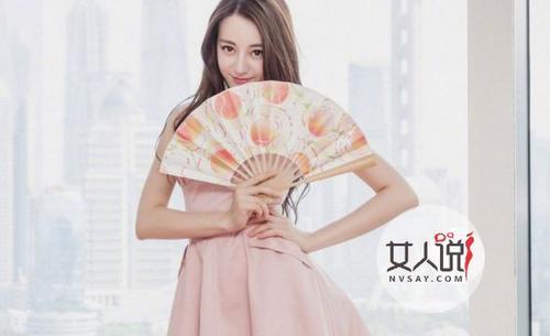 迪丽热巴美腿抢镜 热巴告诉你如何不花钱还拥有大长腿