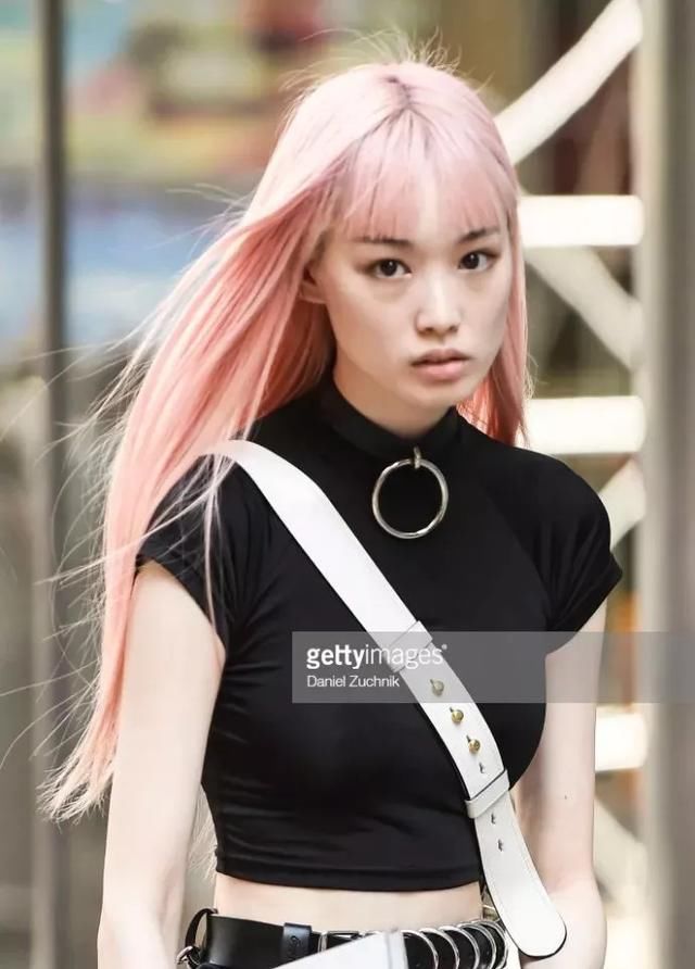 维秘面试小姐姐腿长180cm、E罩杯,这真的是人类的存在?