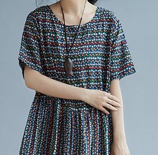 一眼就被表嫂身上“棉绸裙”吸引了，太好看了，找了半天原来在这