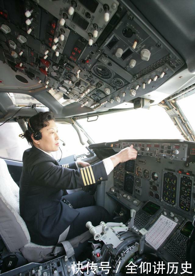 致敬中国女机长：安全飞行17000多小时，最后一飞充满不舍