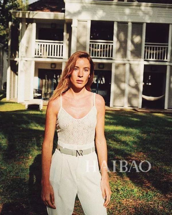 奇怪| 满脸雀斑的她从不磨皮，但是拍出来却比蛇精脸还好看