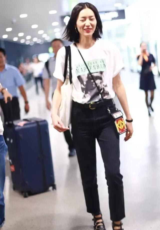 维秘面试小姐姐腿长180cm、E罩杯，这真的是人类的存在？