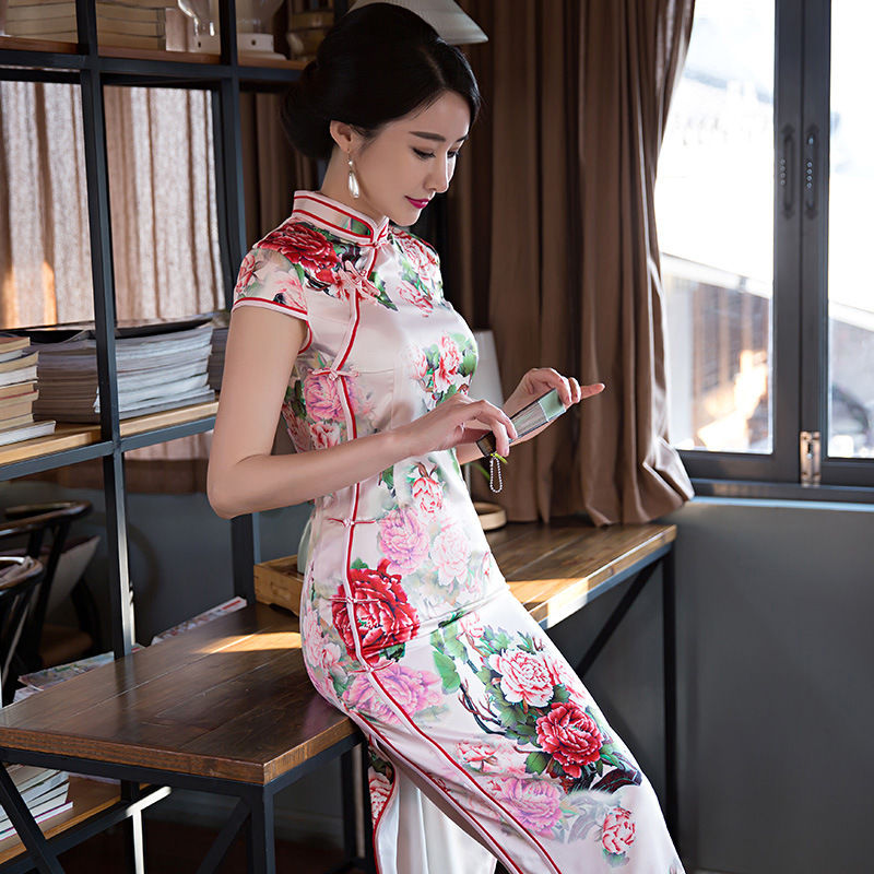 真美!老婆第一次穿旗袍，一颦一笑宛若仙子，东方女人就该这样穿