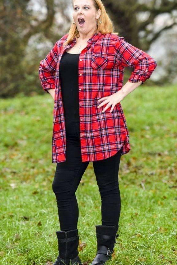 英国女子辛苦减掉150斤, 减肥后的效果却让她后悔不已