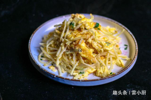 『黄豆芽』早春最该吃的菜就是它,清热明目,补气养血,这时候不吃就太亏了