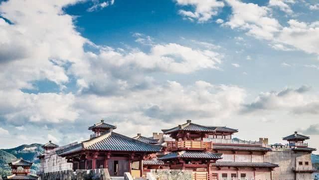 耗资8亿，仿照故宫1：1建造，不惜炸掉13座山，如今票价却是故宫