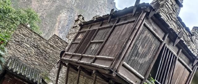 四川最具少数民族风情村寨,寨内有高约40米碉楼,成独特一景!