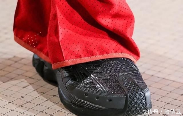  『联名』2020秋冬时装周联名球鞋大放出！看看有没有你的菜？