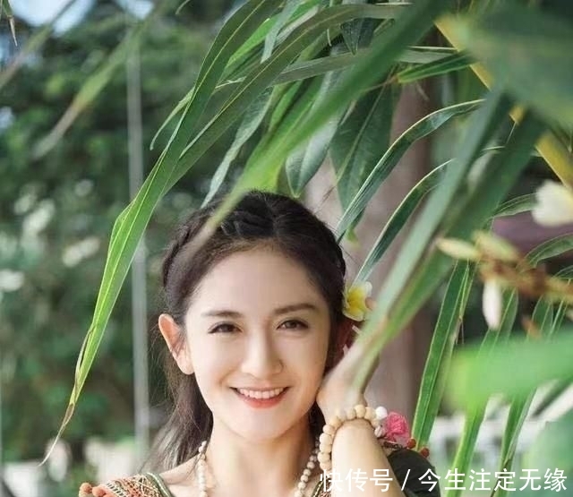  【谢娜】谢娜虽然一直徘徊在争议的边沿，但却活出了真实的自信、美好精致