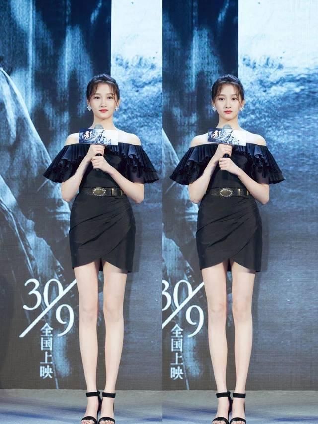  『冰雪奇缘』关晓彤赵丽颖少见合照！同为“漫画腿”却倒在了上身？