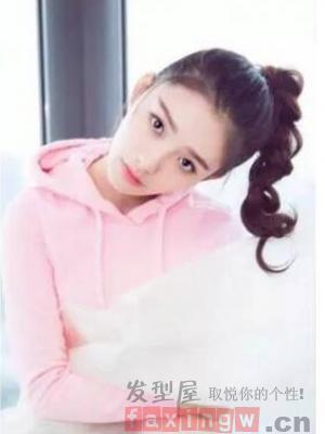 气质卷发怎么扎更好看?这几款发型快来了解一下