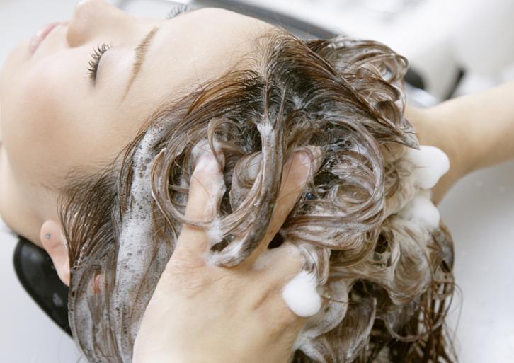 3种洗发水已被拉进黑名单，识货的人已经扔掉了，而你还天天用