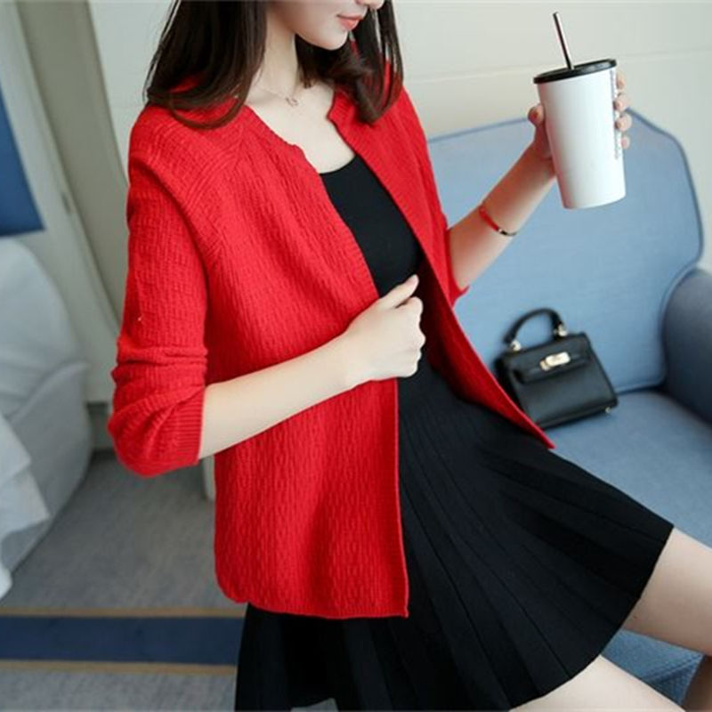 女人出门别穿打底裤!瞧瞧下面女人怎么穿，美的让人“回头看”