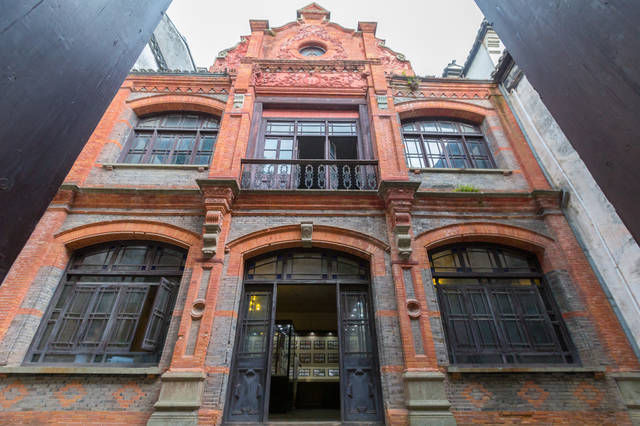 “江南第一民宅”，江南建筑的代表，堪比故宫，一门一窗都是雕刻