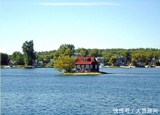 世界上最孤独的小岛，尺寸超吓人，只能容纳一栋房和一棵树，多走