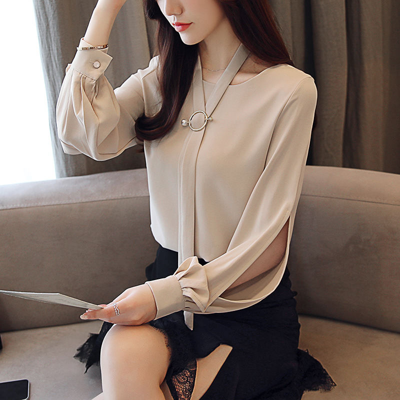 真没想到!老婆把裙子都扔了!只穿这些小衫，一颦一笑都令人心醉