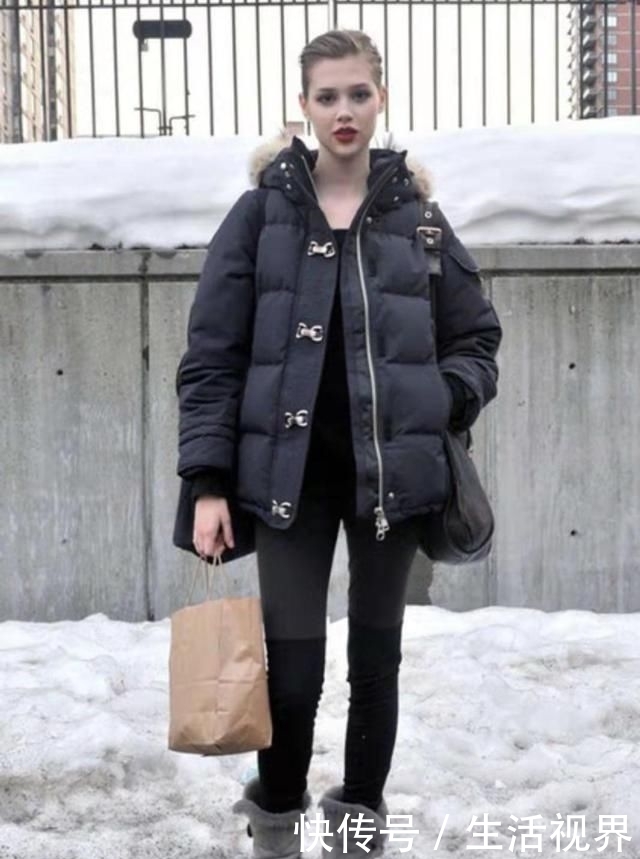  『女人』女人过了40，穿大衣、羽绒服尽量少穿这4种鞋，廉价寒酸掉档次