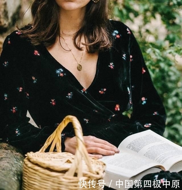 『春天』春天到了,法国女人都在穿什么裙子?