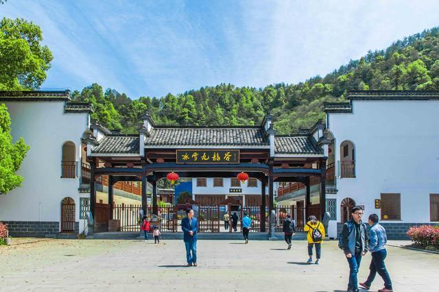 安徽这个古村落最适合春天去，山清水秀的风景宛如仙境！