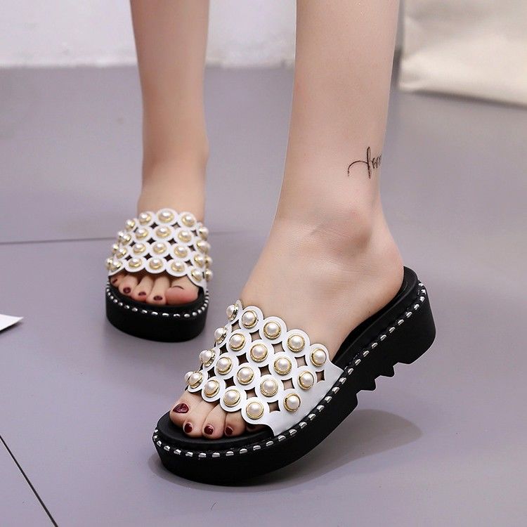 男人超喜欢女人这样穿凉鞋，小巧玲珑的设计，展现时尚个性的你