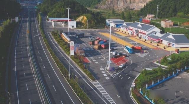 老司机为啥说高速上要“逢三必进”交警这是潜规则