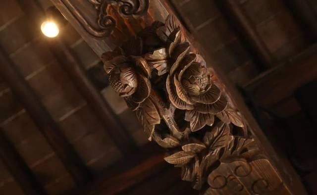 星巴克爆改百年老建筑,将闲置“废楼”改出王炸!网友:别卖咖啡